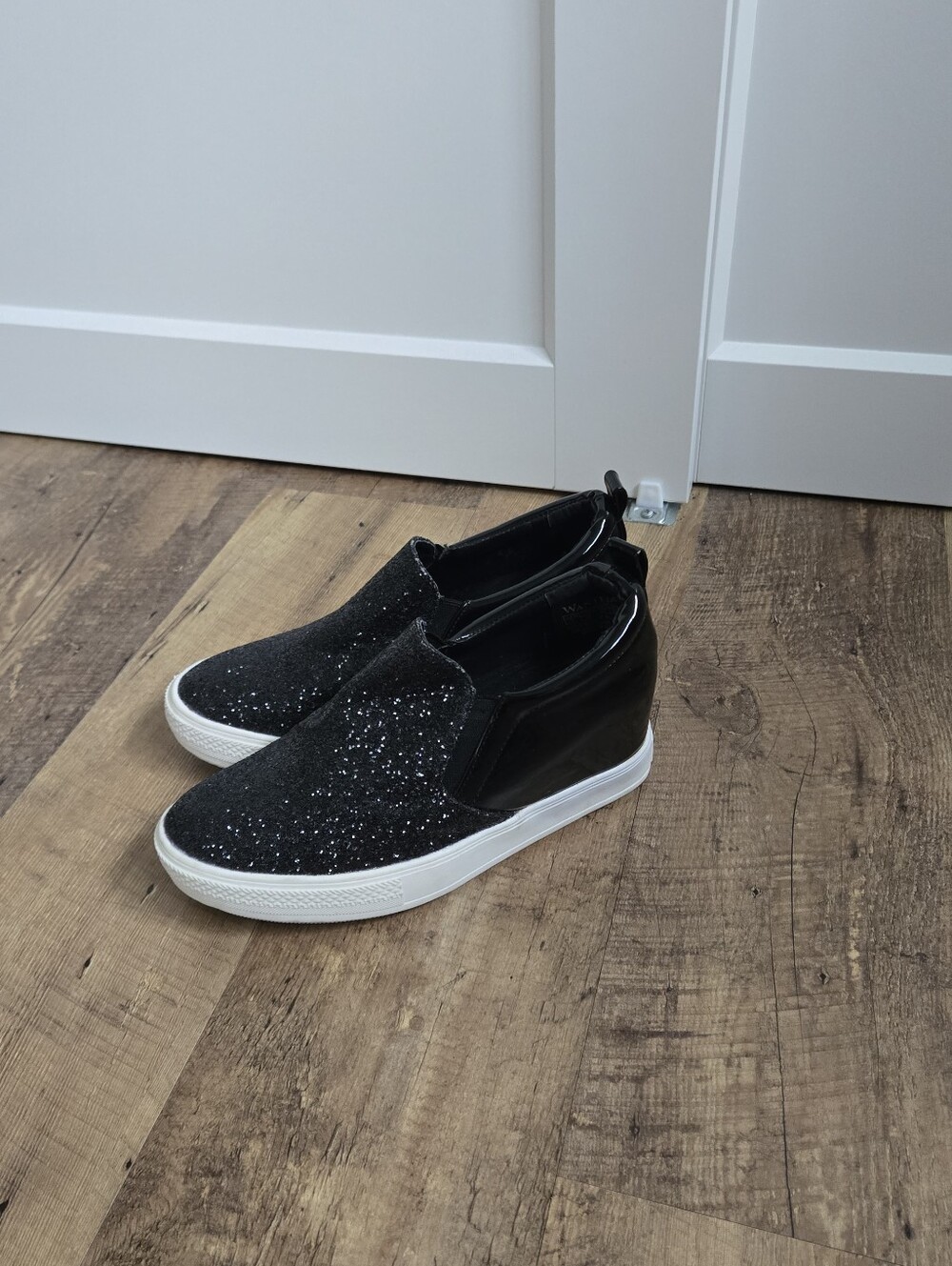 Wanted Brand  Black And White Glitter Platform Shoes Size 7